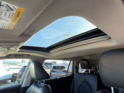 Used 2023 Toyota Highlander XLE image 39
