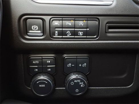 Certified 2024 Chevrolet Tahoe Z71 w/ Luxury Package image 15