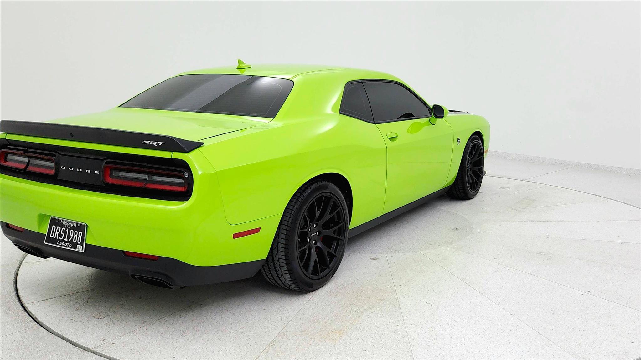 Used 2015 Dodge Challenger SRT Hellcat RWD image 4