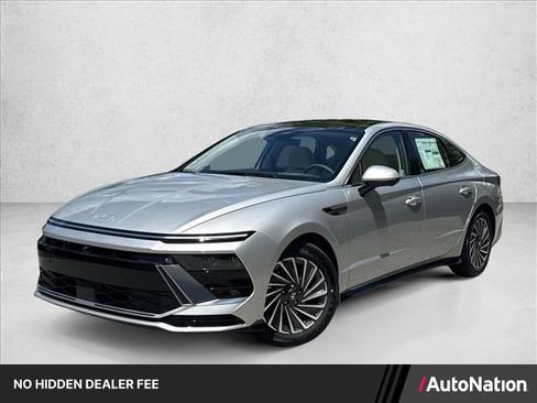 Certified 2025 Hyundai Sonata Limited FWD image 1
