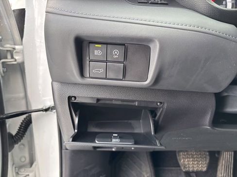 Certified 2023 Toyota Highlander XLE image 50