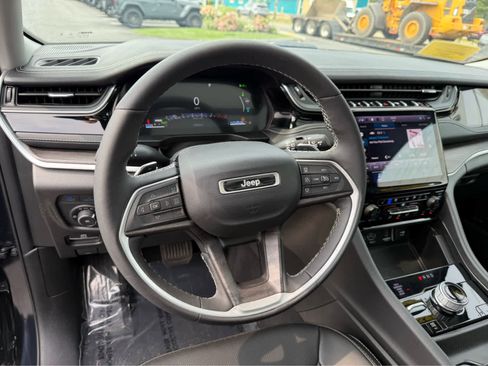 Used 2023 Jeep Grand Cherokee 4WD 4xe w/ Luxury Tech Group II image 20