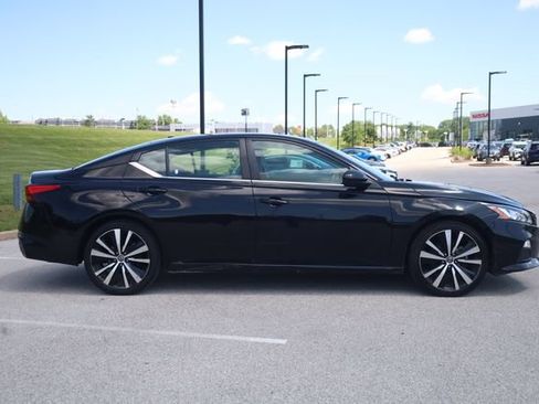 Certified 2021 Nissan Altima 2.5 SR FWD image 4