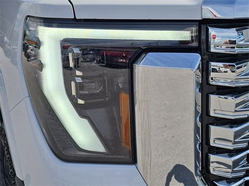 New 2025 GMC Sierra 2500 Denali w/ Denali Reserve Package image 11
