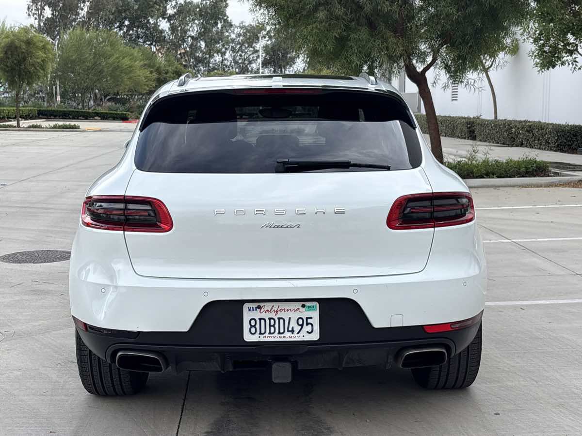 Used 2018 Porsche Macan Sport Edition AWD/4WD image 4
