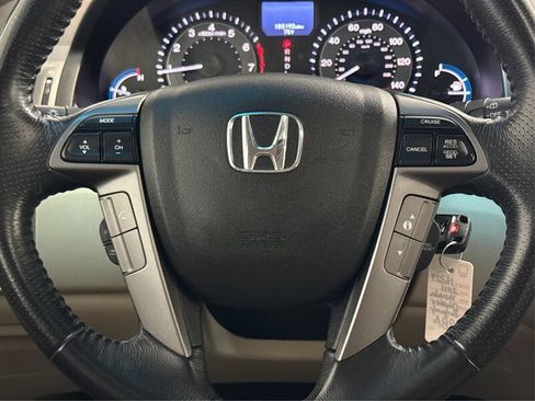 Used 2011 Honda Odyssey Touring image 16