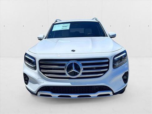 New 2025 Mercedes-Benz GLB 250 4MATIC image 5