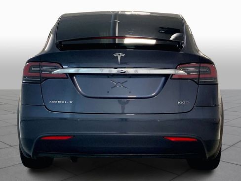 Used 2018 Tesla Model X 75D image 4