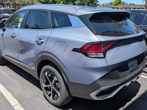 Used 2023 Kia Sportage EX AWD/4WD image 2