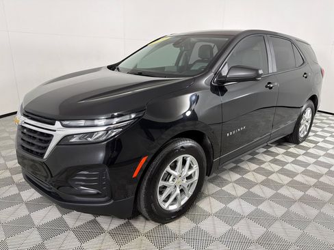 Used 2022 Chevrolet Equinox LS image 9