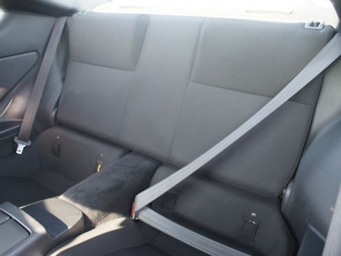 Used 2023 Toyota GR86 RWD image 12