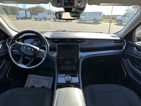 Used 2022 Jeep Grand Cherokee L Laredo w/ Luxury Tech Group I image 20