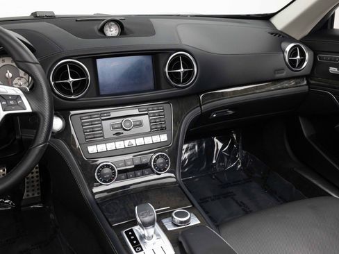 Used 2014 Mercedes-Benz SL 550 image 22