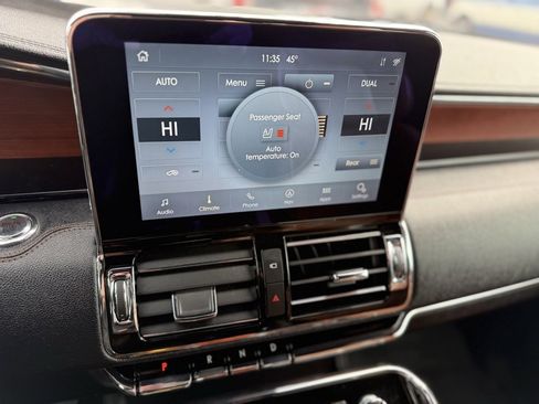 Used 2020 Lincoln Navigator Reserve w/ Luxury Package image 17