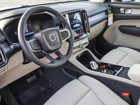 New 2026 Volvo XC40 B4 Plus w/ Climate Package FWD image 27