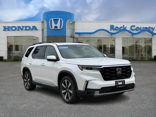 Certified 2024 Honda Pilot Touring image 1