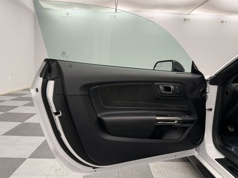 Used 2017 Ford Mustang Shelby GT350 image 50