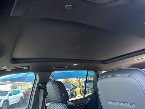 New 2026 GMC Acadia Denali w/ Super Cruise Package FWD image 22