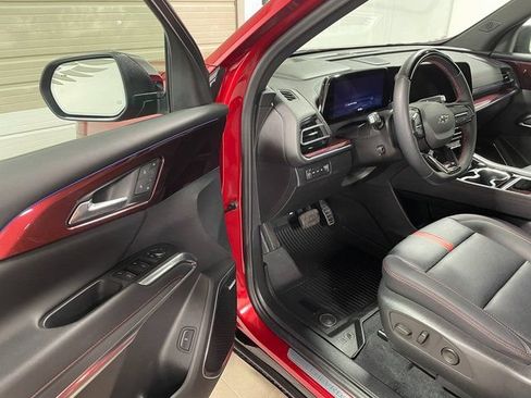 Used 2024 Chevrolet Traverse RS w/ LPO, Floor Liner Package AWD/4WD image 10