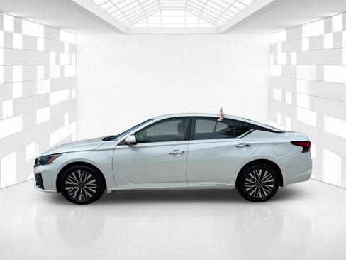 Certified 2023 Nissan Altima 2.5 SV AWD/4WD image 4