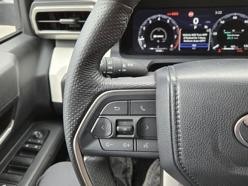 Used 2024 Toyota Tacoma TRD Off-Road AWD/4WD image 25