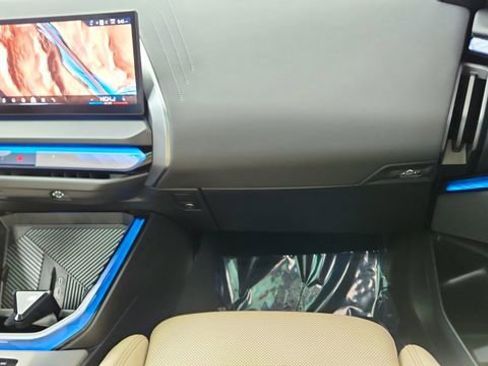 Used 2025 BMW X3 xDrive30i w/ Premium Package image 37