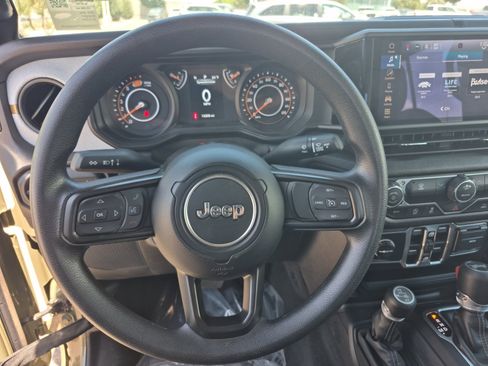 Used 2026 Jeep Wrangler Unlimited Sport AWD/4WD image 9