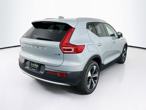 Used 2025 Volvo XC40 B5 Plus AWD/4WD image 9