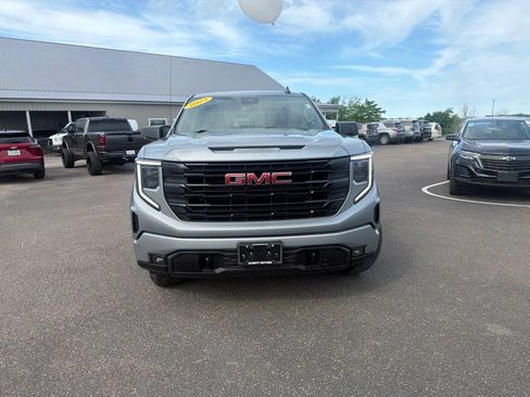 Used 2023 GMC Sierra 1500 Elevation w/ X31 Off-Road Package AWD/4WD image 2