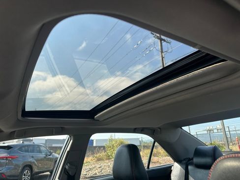 Used 2017 Toyota Camry XSE w/ Moonroof Package FWD image 22