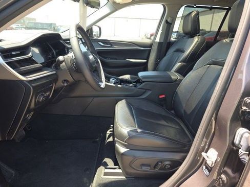 Used 2022 Jeep Grand Cherokee Limited 4xe w/ Luxury Tech Group II AWD/4WD image 18