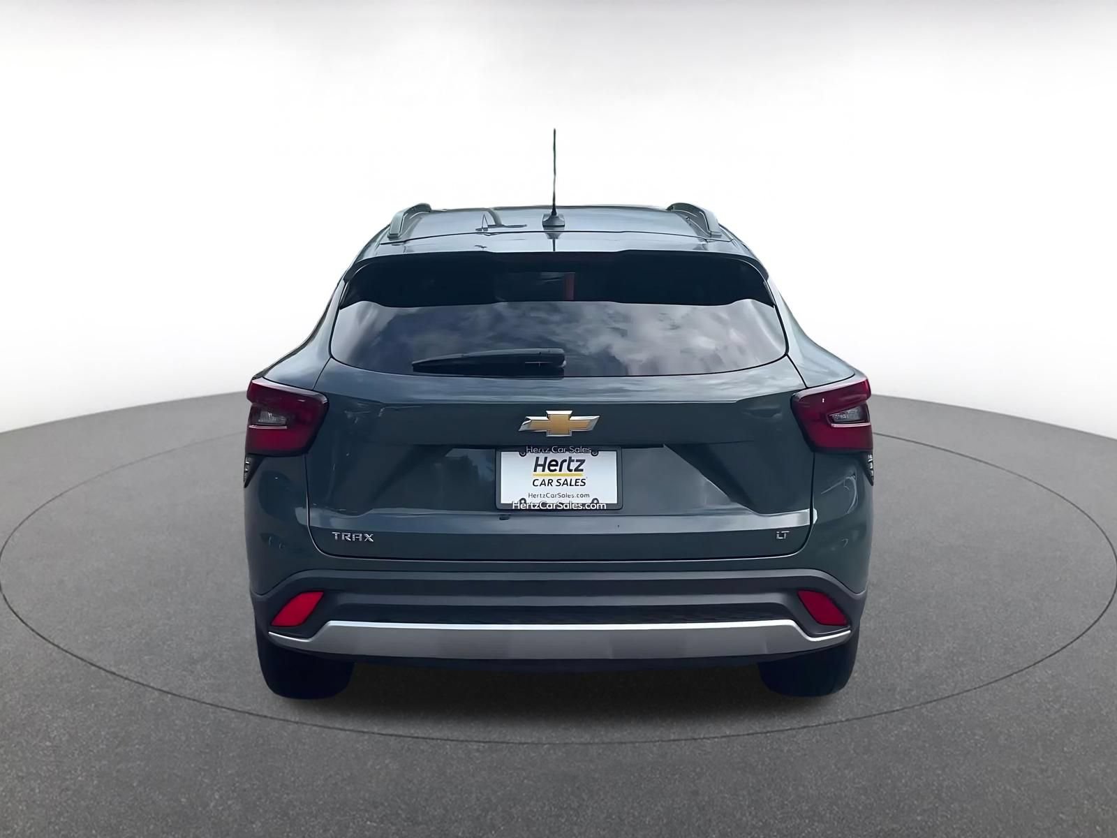 Used 2025 Chevrolet Trax LT FWD image 10