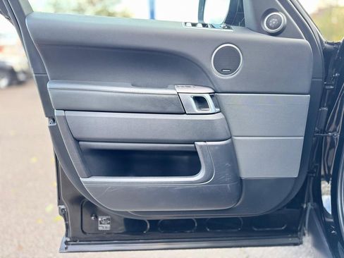 Used 2020 Land Rover Range Rover Sport HSE image 12