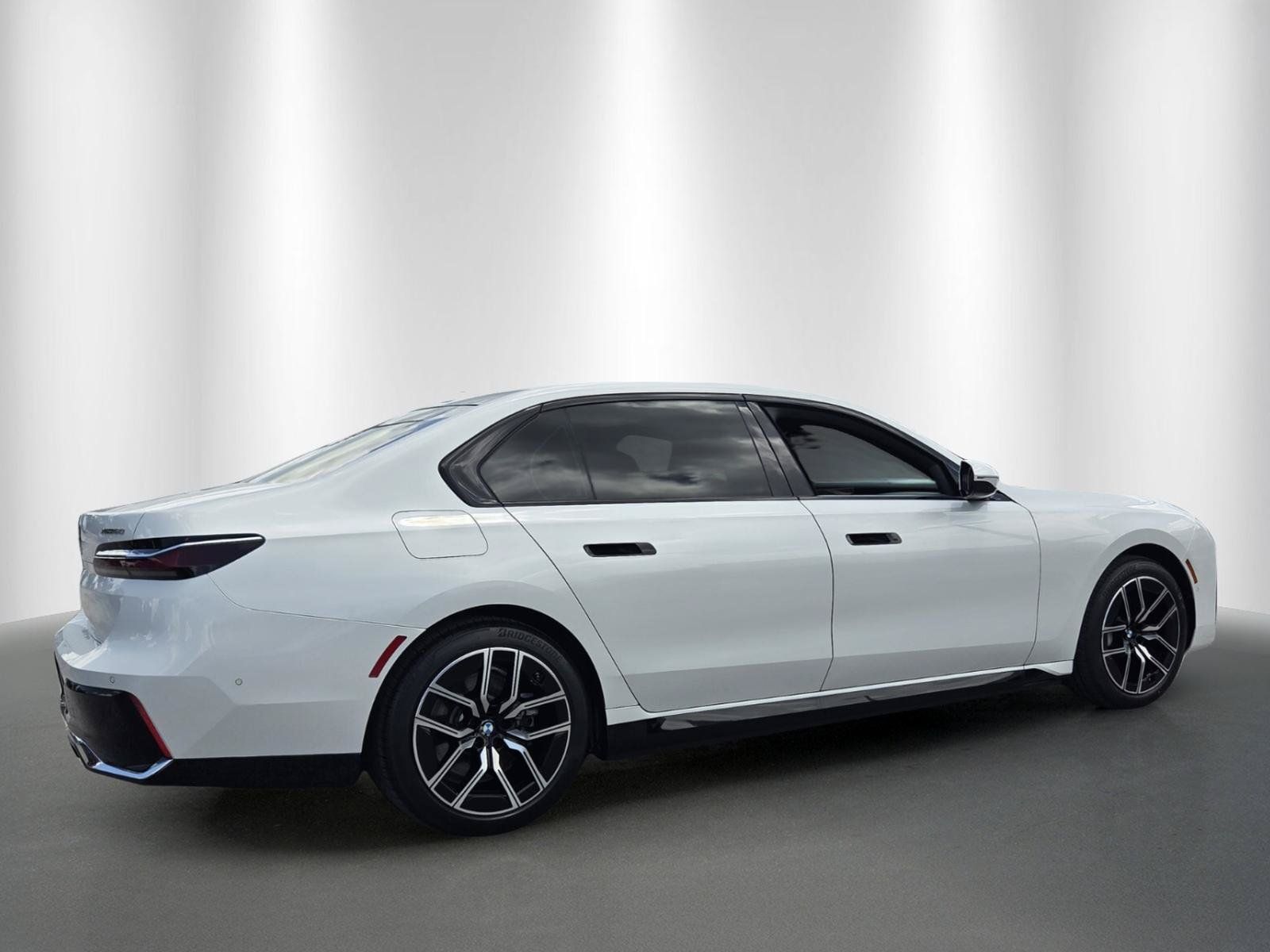 Certified 2025 BMW i7 xDrive60 AWD/4WD image 7