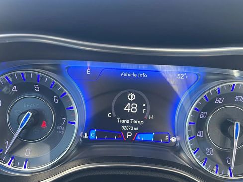 Used 2020 Chrysler 300 Touring L w/ Quick Order Package 2EF image 11