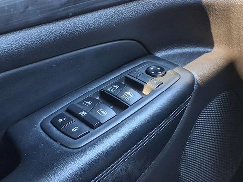 Used 2020 Jeep Grand Cherokee Altitude image 31