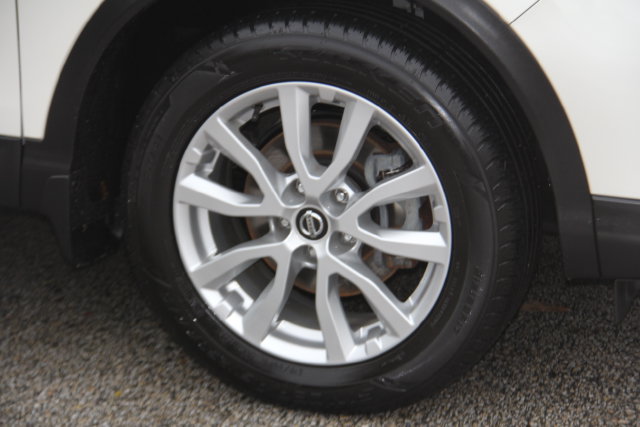 Used 2020 Nissan Rogue Sport SV w/ All-Weather Package AWD/4WD image 15
