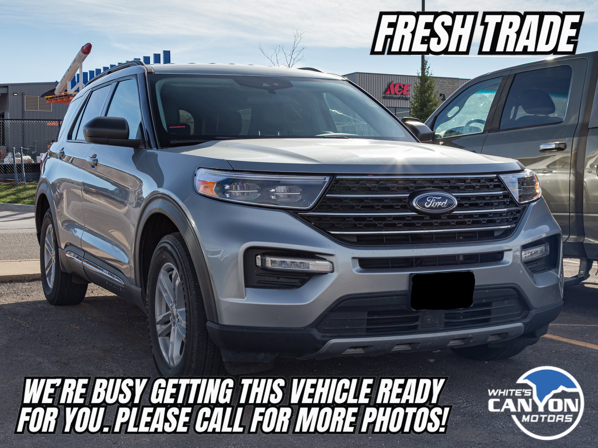 Used 2024 Ford Explorer XLT w/ Equipment Group 202A AWD/4WD image 1