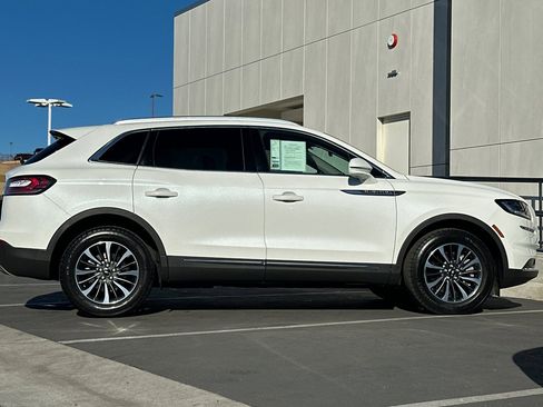 Used 2023 Lincoln Nautilus Reserve w/ Luxury Package image 2