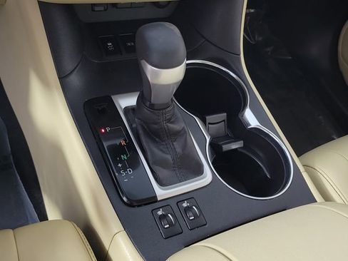 Used 2019 Toyota Highlander XLE FWD image 31