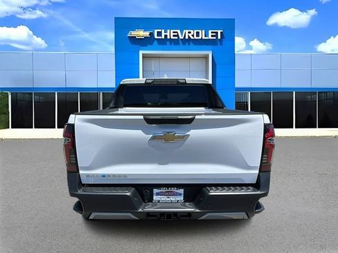 Used 2026 Chevrolet Silverado EV LT AWD/4WD image 4