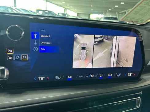 Used 2024 Chevrolet Traverse LT FWD image 27