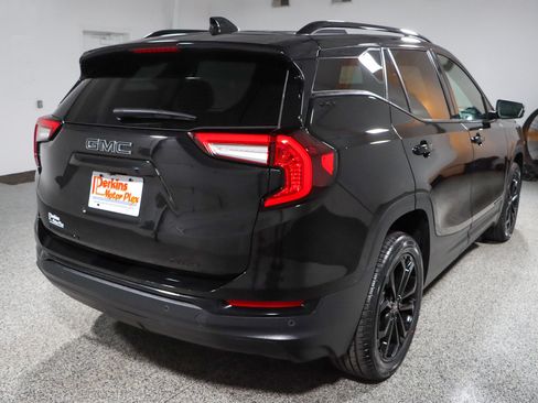 Used 2022 GMC Terrain SLT w/ Infotainment Package II AWD/4WD image 7