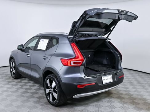 Used 2019 Volvo XC40 T5 Momentum image 30