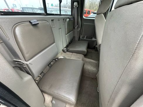 Used 2008 Dodge Dakota SLT image 12