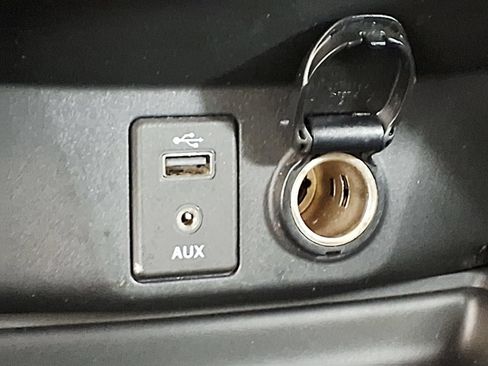 Used 2017 Nissan Rogue S FWD image 19
