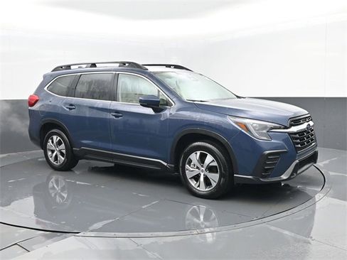Used 2024 Subaru Ascent Premium w/ Convenience Package image 3