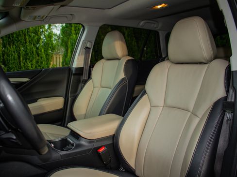 Used 2022 Subaru Outback Limited image 16