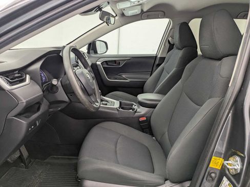 Used 2020 Toyota RAV4 LE w/ All Weather Liner Package AWD/4WD image 18