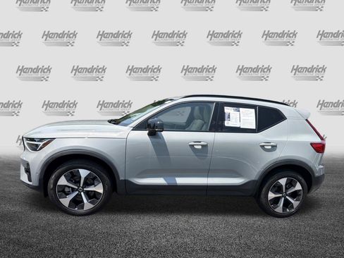 Certified 2024 Volvo XC40 B5 Plus w/ Climate Package AWD/4WD image 7